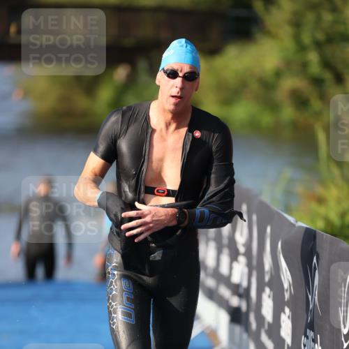 25.08.2024 - Elbe Triathlon Hamburg H.Heesch http://msf.ph/oto/6860892 25.08.2024 09:15:36 Schwimmen 276, 369, 409, 426 meine-sportfotos.de