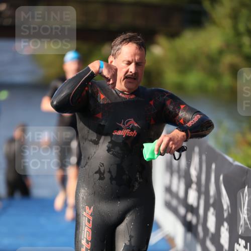 25.08.2024 - Elbe Triathlon Hamburg H.Heesch http://msf.ph/oto/6860974 25.08.2024 09:15:57 Schwimmen 363, 372, 409, 426 meine-sportfotos.de