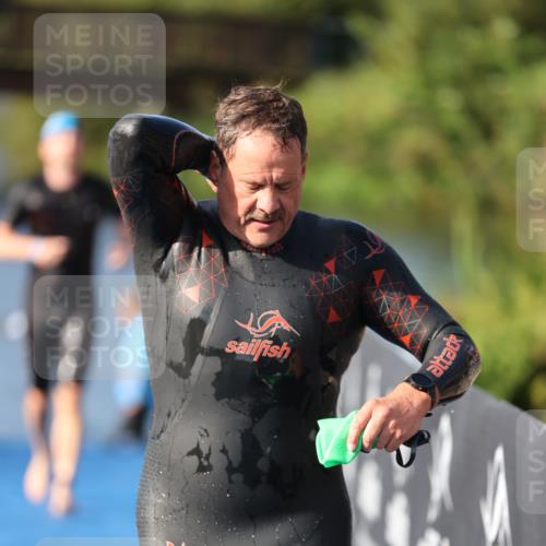 25.08.2024 - Elbe Triathlon Hamburg H.Heesch http://msf.ph/oto/6860987 25.08.2024 09:15:57 Schwimmen 363, 372, 409, 426 meine-sportfotos.de