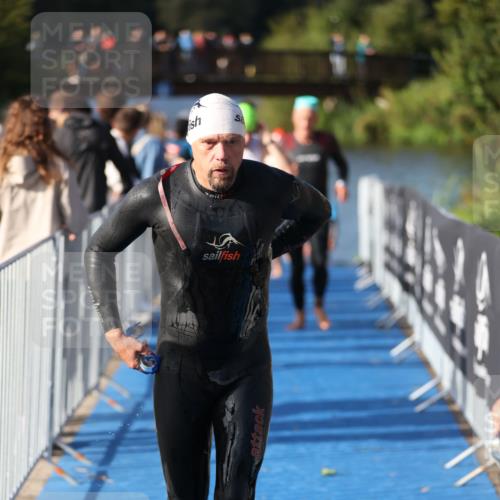 25.08.2024 - Elbe Triathlon Hamburg H.Heesch http://msf.ph/oto/6861363 25.08.2024 09:17:12 Schwimmen 304, 307, 347, 370, 378, 387, 417, 434 meine-sportfotos.de