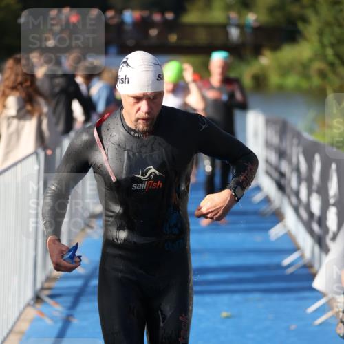 25.08.2024 - Elbe Triathlon Hamburg H.Heesch http://msf.ph/oto/6861369 25.08.2024 09:17:12 Schwimmen 304, 307, 347, 370, 378, 387, 417, 434 meine-sportfotos.de