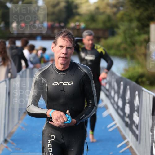 25.08.2024 - Elbe Triathlon Hamburg H.Heesch http://msf.ph/oto/6861572 25.08.2024 09:18:03 Schwimmen 361, 368, 381, 384, 388, 421, 435 meine-sportfotos.de