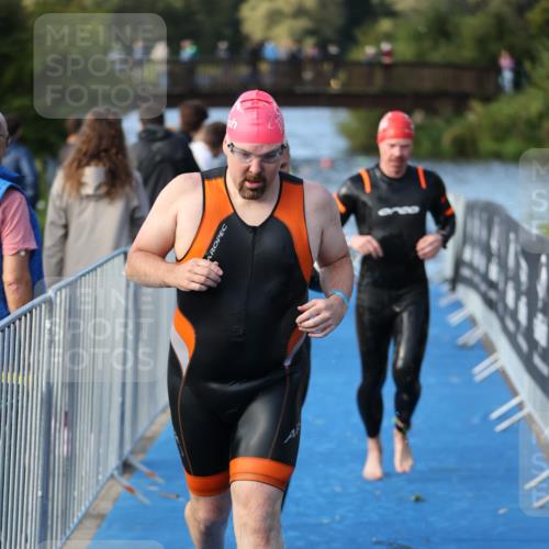 25.08.2024 - Elbe Triathlon Hamburg H.Heesch http://msf.ph/oto/6861633 25.08.2024 09:18:12 Schwimmen 361, 368, 384, 388, 421, 435 meine-sportfotos.de