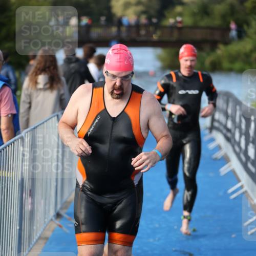 25.08.2024 - Elbe Triathlon Hamburg H.Heesch http://msf.ph/oto/6861646 25.08.2024 09:18:12 Schwimmen 361, 368, 384, 388, 421, 435 meine-sportfotos.de