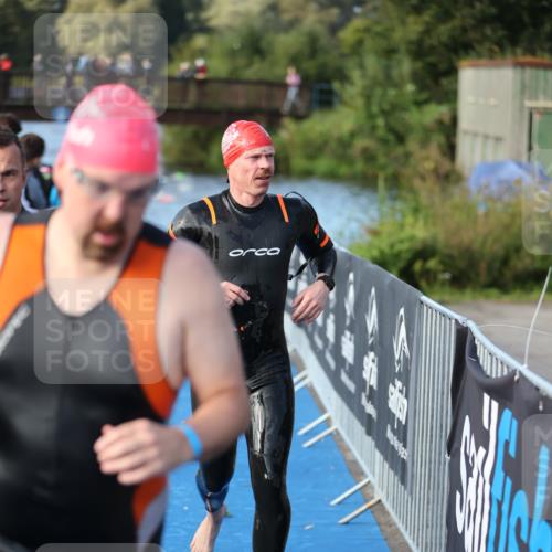 25.08.2024 - Elbe Triathlon Hamburg H.Heesch http://msf.ph/oto/6861670 25.08.2024 09:18:13 Schwimmen 333, 361, 368, 384, 388, 421, 435 meine-sportfotos.de