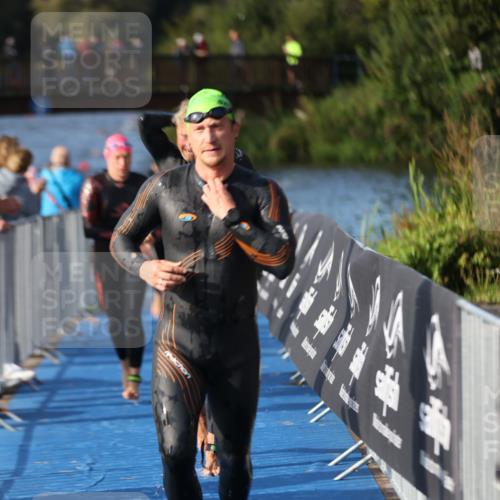 25.08.2024 - Elbe Triathlon Hamburg H.Heesch http://msf.ph/oto/6861716 25.08.2024 09:18:28 Schwimmen 333, 341, 357, 361, 368, 374, 384, 388, 406, 418, 435 meine-sportfotos.de