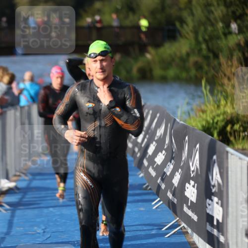25.08.2024 - Elbe Triathlon Hamburg H.Heesch http://msf.ph/oto/6861719 25.08.2024 09:18:28 Schwimmen 333, 341, 357, 361, 368, 374, 384, 388, 406, 418, 435 meine-sportfotos.de