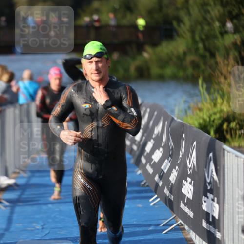 25.08.2024 - Elbe Triathlon Hamburg H.Heesch http://msf.ph/oto/6861721 25.08.2024 09:18:28 Schwimmen 333, 341, 357, 361, 368, 374, 384, 388, 406, 418, 435 meine-sportfotos.de