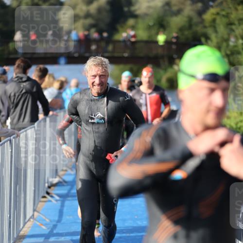 25.08.2024 - Elbe Triathlon Hamburg H.Heesch http://msf.ph/oto/6861736 25.08.2024 09:18:30 Schwimmen 333, 341, 357, 361, 368, 374, 384, 388, 406, 418, 435 meine-sportfotos.de