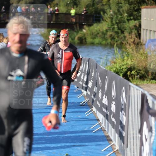 25.08.2024 - Elbe Triathlon Hamburg H.Heesch http://msf.ph/oto/6861761 25.08.2024 09:18:31 Schwimmen 333, 341, 357, 361, 368, 374, 384, 388, 406, 418 meine-sportfotos.de