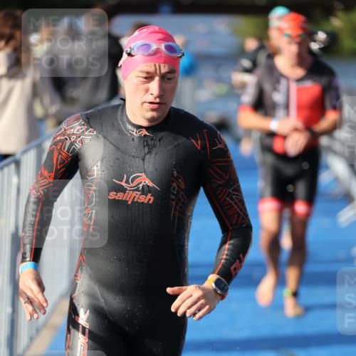 25.08.2024 - Elbe Triathlon Hamburg H.Heesch http://msf.ph/oto/6861788 25.08.2024 09:18:32 Schwimmen 333, 341, 357, 361, 368, 374, 388, 406, 418 meine-sportfotos.de