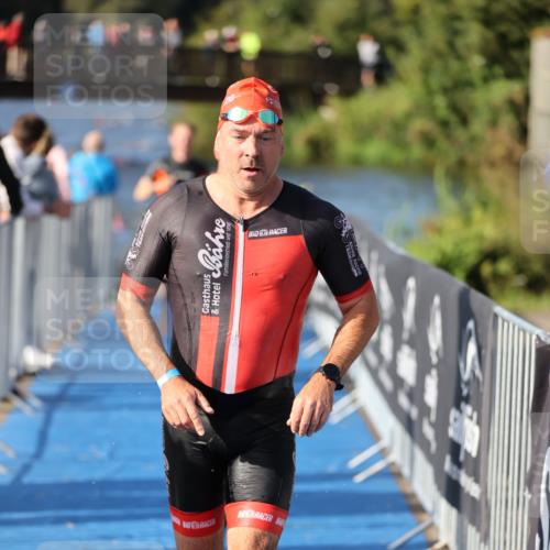 25.08.2024 - Elbe Triathlon Hamburg H.Heesch http://msf.ph/oto/6861809 25.08.2024 09:18:33 Schwimmen 333, 341, 355, 357, 361, 368, 374, 388, 406, 418 meine-sportfotos.de