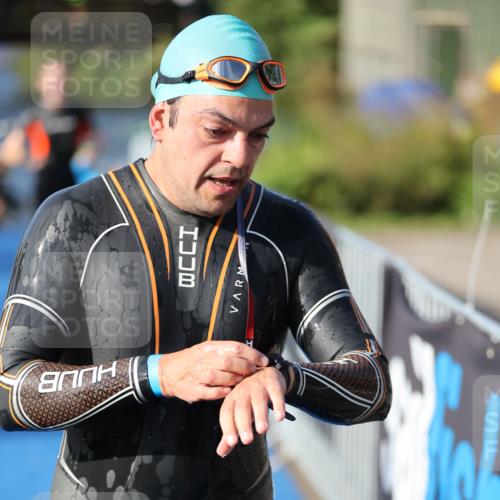 25.08.2024 - Elbe Triathlon Hamburg H.Heesch http://msf.ph/oto/6861851 25.08.2024 09:18:35 Schwimmen 333, 341, 355, 357, 368, 374, 406, 418 meine-sportfotos.de