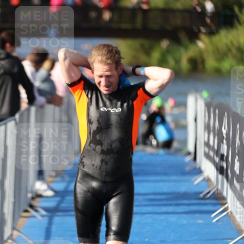 25.08.2024 - Elbe Triathlon Hamburg H.Heesch http://msf.ph/oto/6861871 25.08.2024 09:18:38 Schwimmen 221, 333, 341, 355, 357, 368, 374, 406, 418 meine-sportfotos.de