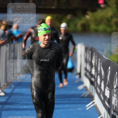 25.08.2024 - Elbe Triathlon Hamburg H.Heesch http://msf.ph/oto/6861906 25.08.2024 09:18:49 Schwimmen 221, 341, 355, 357, 374, 406, 418, 528 meine-sportfotos.de