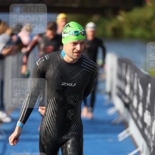 25.08.2024 - Elbe Triathlon Hamburg H.Heesch http://msf.ph/oto/6861936 25.08.2024 09:18:49 Schwimmen 221, 341, 355, 357, 374, 406, 418, 528 meine-sportfotos.de