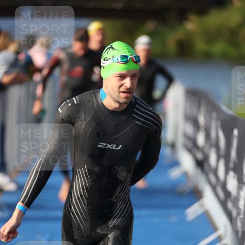 25.08.2024 - Elbe Triathlon Hamburg H.Heesch http://msf.ph/oto/6861940 25.08.2024 09:18:49 Schwimmen 221, 341, 355, 357, 374, 406, 418, 528 meine-sportfotos.de