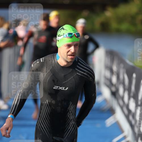 25.08.2024 - Elbe Triathlon Hamburg H.Heesch http://msf.ph/oto/6861948 25.08.2024 09:18:50 Schwimmen 221, 341, 355, 357, 374, 406, 407, 418, 528 meine-sportfotos.de