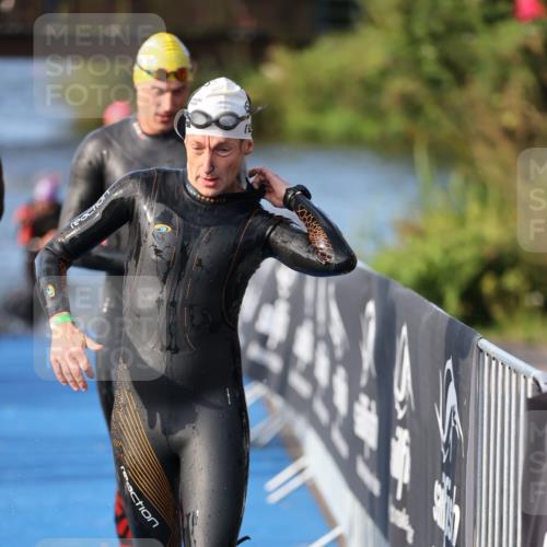 25.08.2024 - Elbe Triathlon Hamburg H.Heesch http://msf.ph/oto/6862017 25.08.2024 09:18:53 Schwimmen 221, 355, 374, 376, 400, 406, 407, 418, 528 meine-sportfotos.de