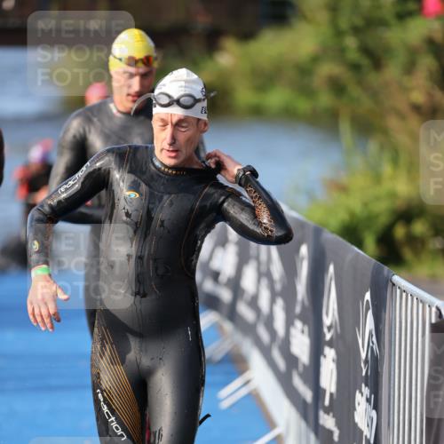 25.08.2024 - Elbe Triathlon Hamburg H.Heesch http://msf.ph/oto/6862020 25.08.2024 09:18:53 Schwimmen 221, 355, 374, 376, 400, 406, 407, 418, 528 meine-sportfotos.de