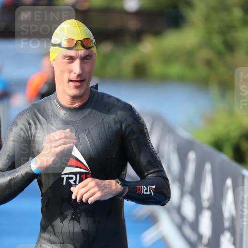 25.08.2024 - Elbe Triathlon Hamburg H.Heesch http://msf.ph/oto/6862059 25.08.2024 09:18:55 Schwimmen 221, 355, 358, 374, 376, 400, 407, 418, 431, 528 meine-sportfotos.de