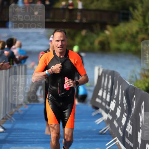 25.08.2024 - Elbe Triathlon Hamburg H.Heesch http://msf.ph/oto/6862087 25.08.2024 09:18:59 Schwimmen 221, 355, 358, 374, 376, 383, 398, 400, 407, 431, 528 meine-sportfotos.de