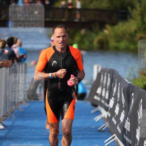 25.08.2024 - Elbe Triathlon Hamburg H.Heesch http://msf.ph/oto/6862092 25.08.2024 09:18:59 Schwimmen 221, 355, 358, 374, 376, 383, 398, 400, 407, 431, 528 meine-sportfotos.de