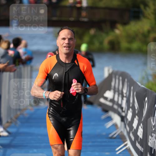 25.08.2024 - Elbe Triathlon Hamburg H.Heesch http://msf.ph/oto/6862119 25.08.2024 09:19:00 Schwimmen 221, 355, 358, 376, 383, 398, 400, 407, 431, 528 meine-sportfotos.de