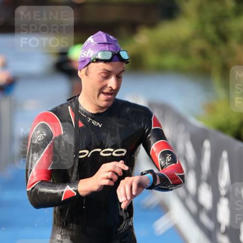 25.08.2024 - Elbe Triathlon Hamburg H.Heesch http://msf.ph/oto/6862150 25.08.2024 09:19:03 Schwimmen 221, 355, 358, 376, 383, 398, 400, 407, 431, 528 meine-sportfotos.de