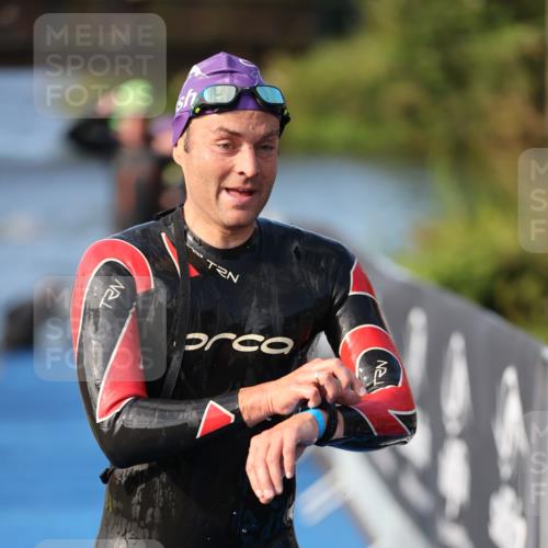 25.08.2024 - Elbe Triathlon Hamburg H.Heesch http://msf.ph/oto/6862159 25.08.2024 09:19:03 Schwimmen 221, 355, 358, 376, 383, 398, 400, 407, 431, 528 meine-sportfotos.de