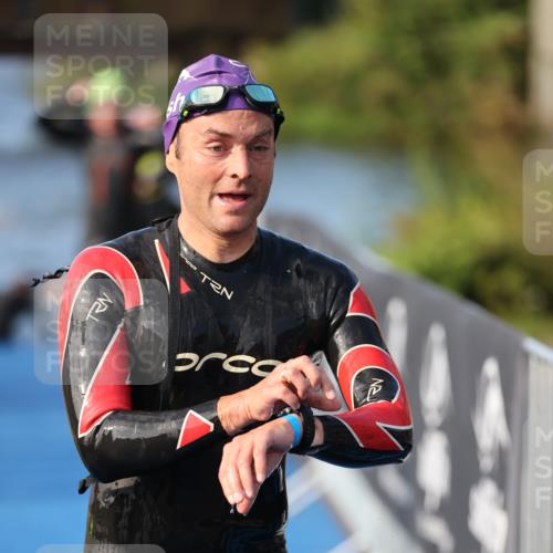 25.08.2024 - Elbe Triathlon Hamburg H.Heesch http://msf.ph/oto/6862162 25.08.2024 09:19:03 Schwimmen 221, 355, 358, 376, 383, 398, 400, 407, 431, 528 meine-sportfotos.de