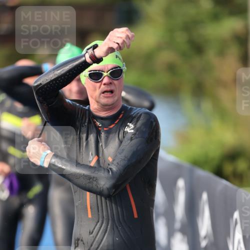 25.08.2024 - Elbe Triathlon Hamburg H.Heesch http://msf.ph/oto/6862186 25.08.2024 09:19:08 Schwimmen 221, 355, 358, 376, 383, 398, 400, 407, 431, 528 meine-sportfotos.de