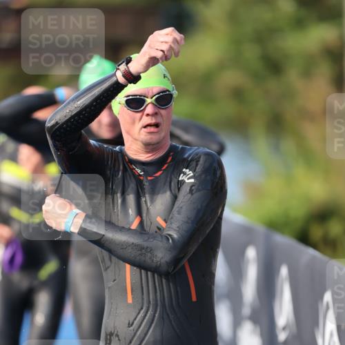 25.08.2024 - Elbe Triathlon Hamburg H.Heesch http://msf.ph/oto/6862190 25.08.2024 09:19:08 Schwimmen 221, 355, 358, 376, 383, 398, 400, 407, 431, 528 meine-sportfotos.de