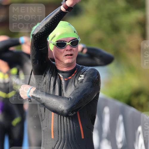 25.08.2024 - Elbe Triathlon Hamburg H.Heesch http://msf.ph/oto/6862210 25.08.2024 09:19:08 Schwimmen 221, 355, 358, 376, 383, 398, 400, 407, 431, 528 meine-sportfotos.de