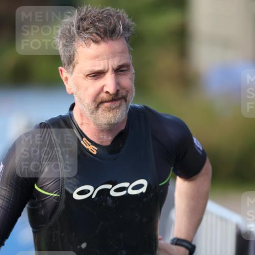 25.08.2024 - Elbe Triathlon Hamburg H.Heesch http://msf.ph/oto/6862296 25.08.2024 09:19:12 Schwimmen 214, 221, 358, 376, 383, 397, 398, 400, 407, 431, 528 meine-sportfotos.de