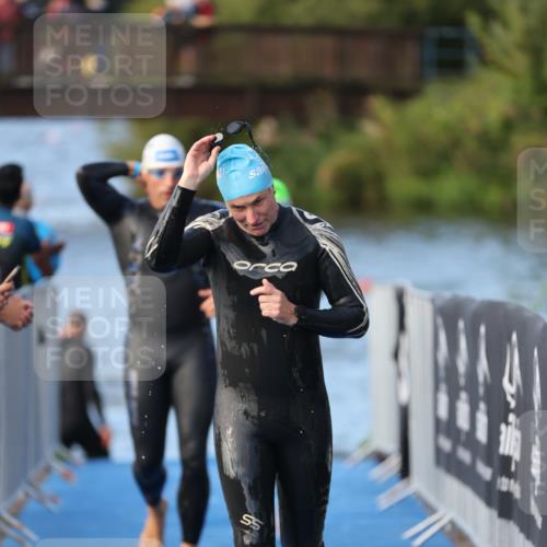 25.08.2024 - Elbe Triathlon Hamburg H.Heesch http://msf.ph/oto/6862326 25.08.2024 09:19:20 Schwimmen 214, 358, 366, 373, 376, 383, 397, 398, 400, 407, 431, 528 meine-sportfotos.de