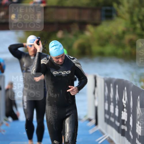 25.08.2024 - Elbe Triathlon Hamburg H.Heesch http://msf.ph/oto/6862335 25.08.2024 09:19:20 Schwimmen 214, 358, 366, 373, 376, 383, 397, 398, 400, 407, 431, 528 meine-sportfotos.de
