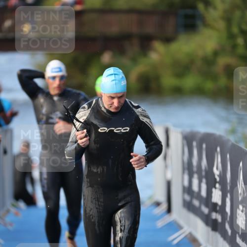25.08.2024 - Elbe Triathlon Hamburg H.Heesch http://msf.ph/oto/6862353 25.08.2024 09:19:20 Schwimmen 214, 358, 366, 373, 376, 383, 397, 398, 400, 407, 431, 528 meine-sportfotos.de