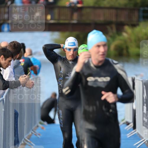 25.08.2024 - Elbe Triathlon Hamburg H.Heesch http://msf.ph/oto/6862369 25.08.2024 09:19:21 Schwimmen 214, 358, 366, 373, 376, 383, 397, 398, 400, 407, 431, 528 meine-sportfotos.de