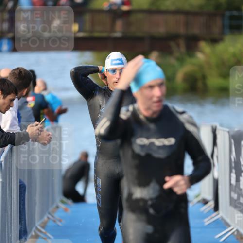 25.08.2024 - Elbe Triathlon Hamburg H.Heesch http://msf.ph/oto/6862386 25.08.2024 09:19:21 Schwimmen 214, 358, 366, 373, 376, 383, 397, 398, 400, 407, 431, 528 meine-sportfotos.de