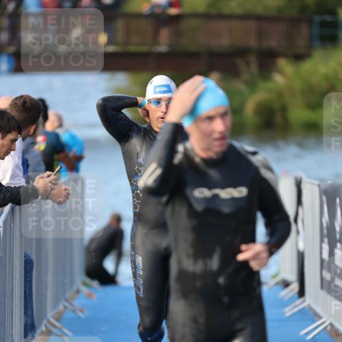 25.08.2024 - Elbe Triathlon Hamburg H.Heesch http://msf.ph/oto/6862391 25.08.2024 09:19:21 Schwimmen 214, 358, 366, 373, 376, 383, 397, 398, 400, 407, 431, 528 meine-sportfotos.de