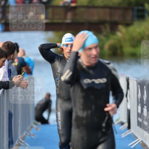 25.08.2024 - Elbe Triathlon Hamburg H.Heesch http://msf.ph/oto/6862393 25.08.2024 09:19:21 Schwimmen 214, 358, 366, 373, 376, 383, 397, 398, 400, 407, 431, 528 meine-sportfotos.de