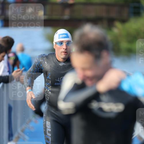 25.08.2024 - Elbe Triathlon Hamburg H.Heesch http://msf.ph/oto/6862436 25.08.2024 09:19:23 Schwimmen 214, 358, 366, 373, 376, 383, 397, 398, 400, 407, 431, 528 meine-sportfotos.de
