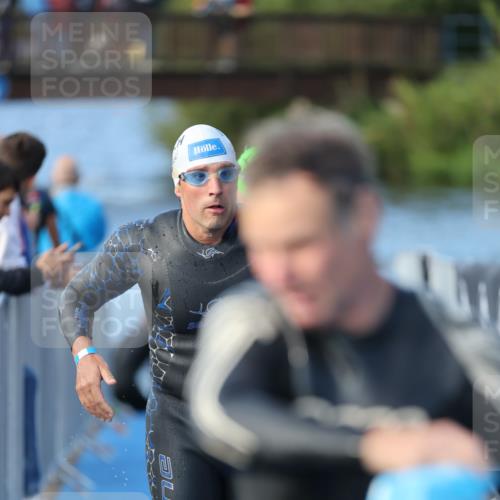25.08.2024 - Elbe Triathlon Hamburg H.Heesch http://msf.ph/oto/6862443 25.08.2024 09:19:23 Schwimmen 214, 358, 366, 373, 376, 383, 397, 398, 400, 407, 431, 528 meine-sportfotos.de