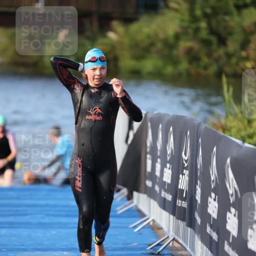25.08.2024 - Elbe Triathlon Hamburg H.Heesch http://msf.ph/oto/6862494 25.08.2024 09:29:48 Schwimmen 451, 463, 506, 508 meine-sportfotos.de