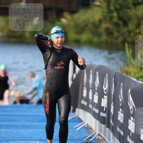 25.08.2024 - Elbe Triathlon Hamburg H.Heesch http://msf.ph/oto/6862508 25.08.2024 09:29:49 Schwimmen 451, 463, 506, 508 meine-sportfotos.de