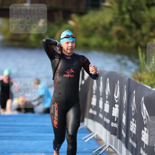 25.08.2024 - Elbe Triathlon Hamburg H.Heesch http://msf.ph/oto/6862515 25.08.2024 09:29:49 Schwimmen 451, 463, 506, 508 meine-sportfotos.de