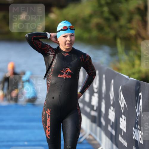 25.08.2024 - Elbe Triathlon Hamburg H.Heesch http://msf.ph/oto/6862532 25.08.2024 09:29:50 Schwimmen 451, 463, 506, 508 meine-sportfotos.de