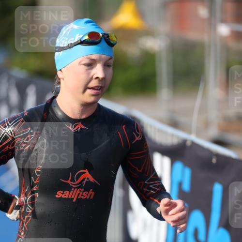 25.08.2024 - Elbe Triathlon Hamburg H.Heesch http://msf.ph/oto/6862556 25.08.2024 09:29:52 Schwimmen 451, 463, 506, 508, 548 meine-sportfotos.de