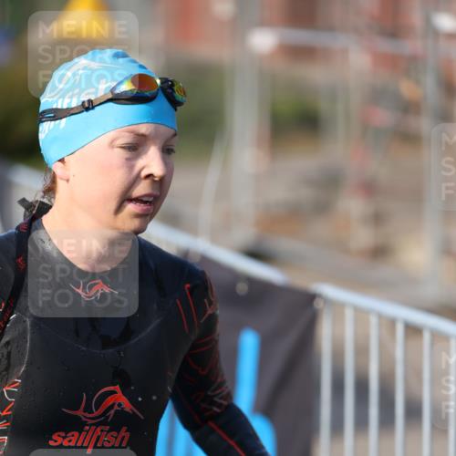 25.08.2024 - Elbe Triathlon Hamburg H.Heesch http://msf.ph/oto/6862567 25.08.2024 09:29:53 Schwimmen 451, 463, 506, 508, 548 meine-sportfotos.de